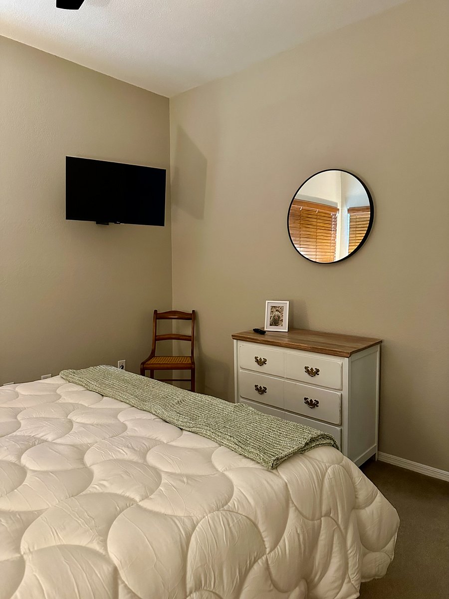 Second bedroom