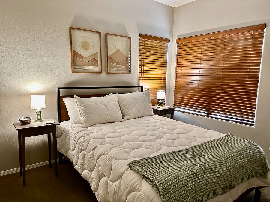 Second bedroom

