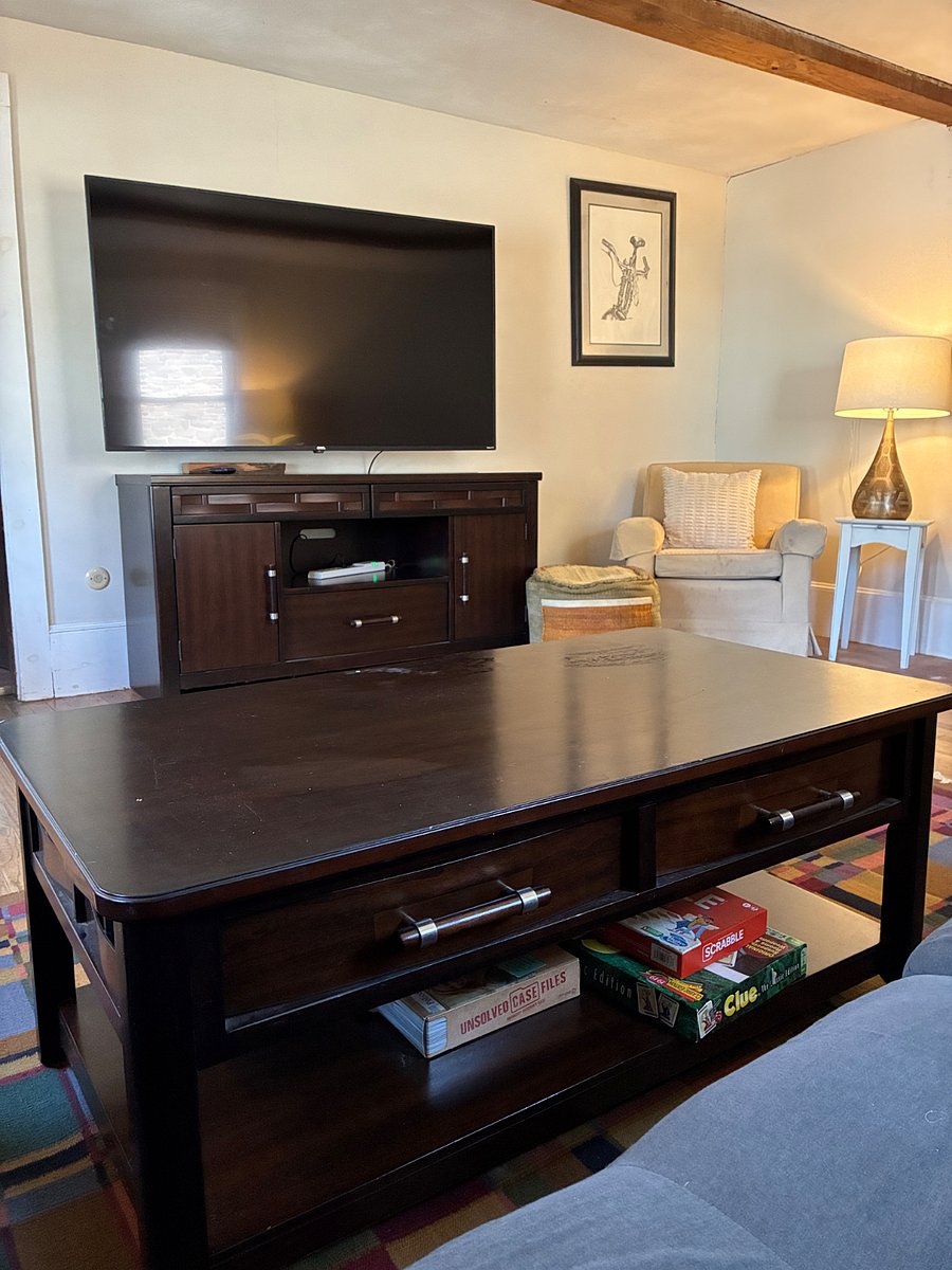 Living room 2 with smart TV