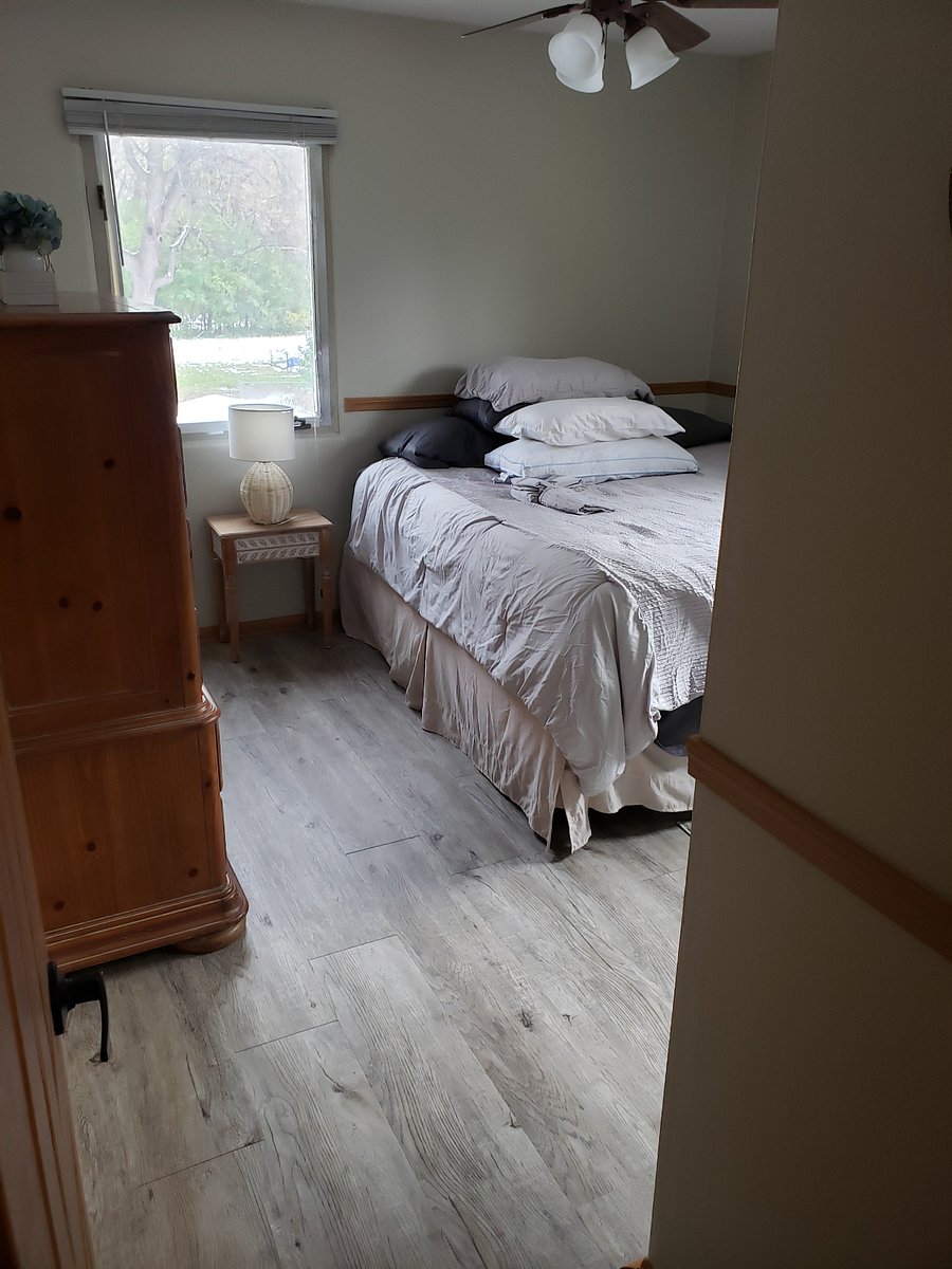 12 x 14 bedroom with queen sized bed.