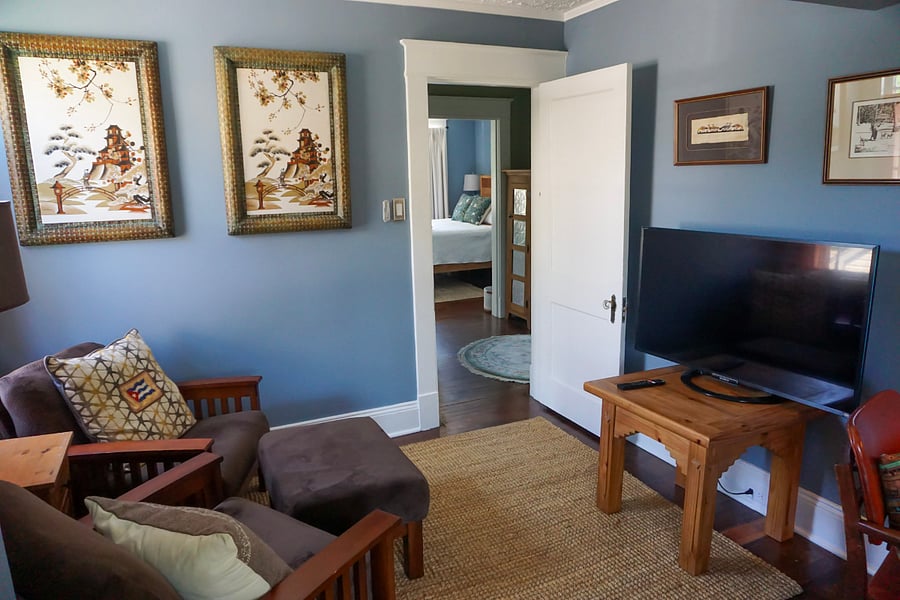Upstairs living room: Sony HD tv with Roku, gets strong wifi from the router downstairs.