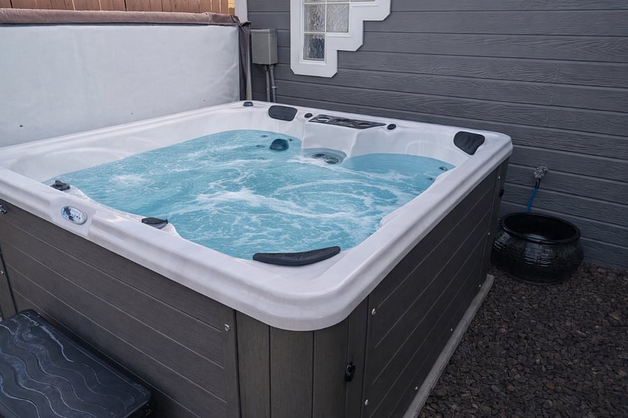 PRIVATE FOUR PERSON HOT TUB 