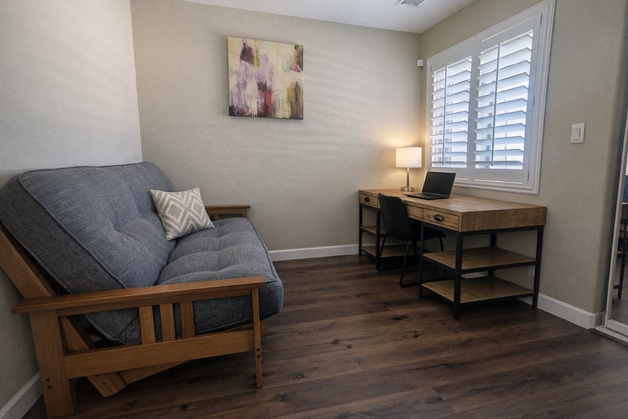 GUEST ROOM/FUTON OPENS UP TO A FULL SIZE BED/OFFICE