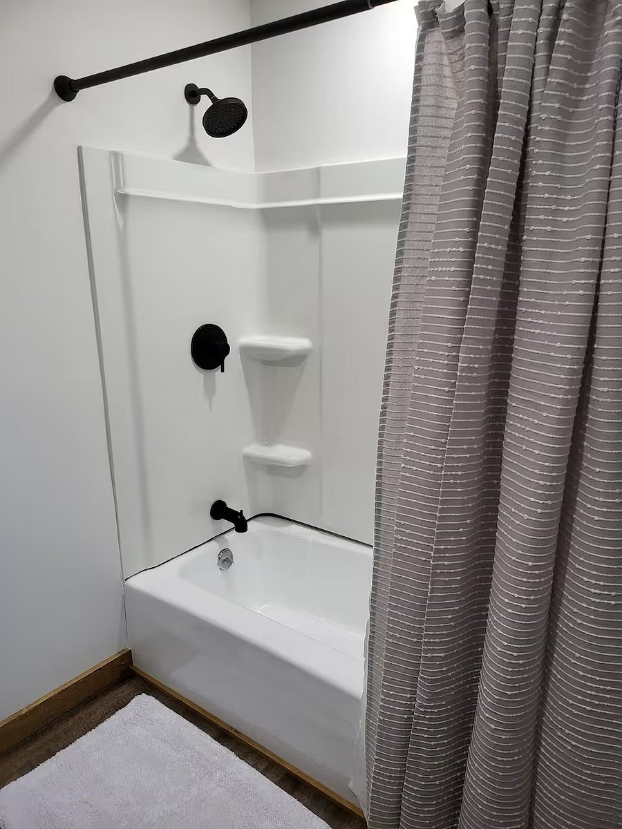 White surround walls with Jadeite Vintage Green Tub Base