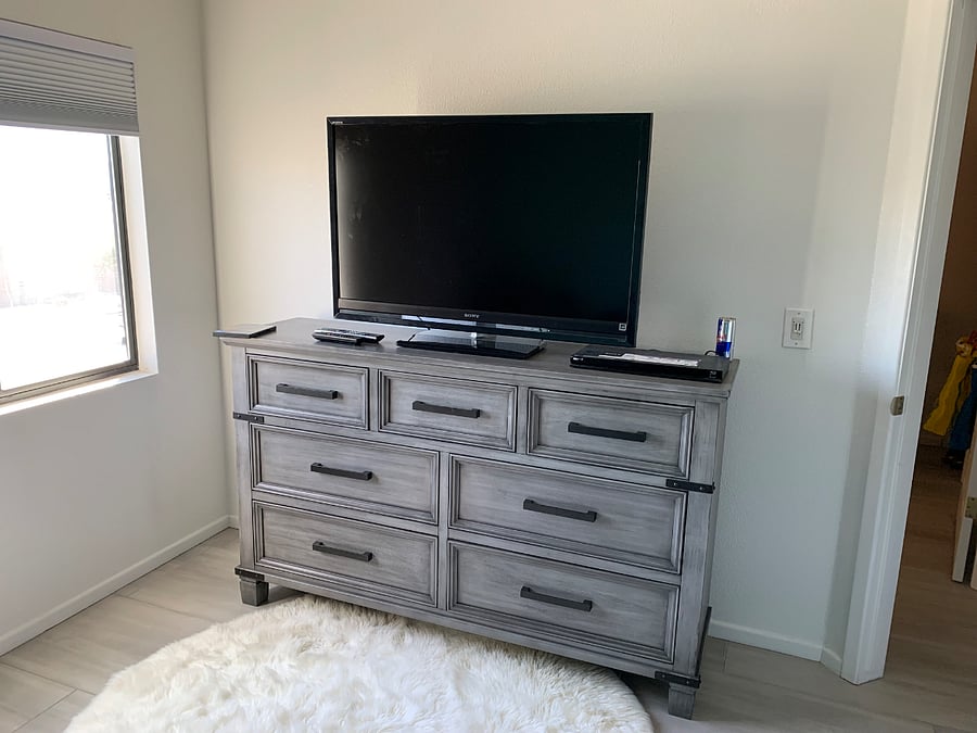 master bedroom Roku tv