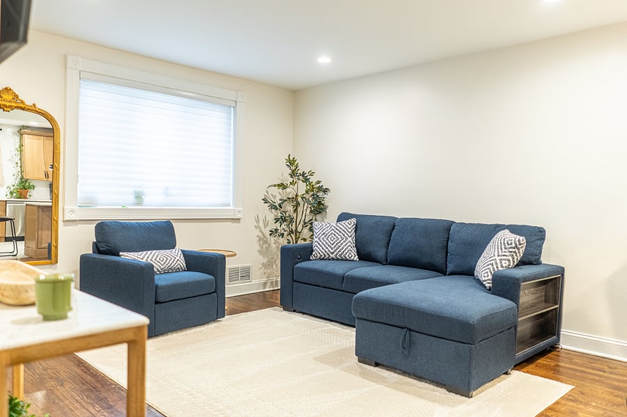 Open plan family room & kitchen
