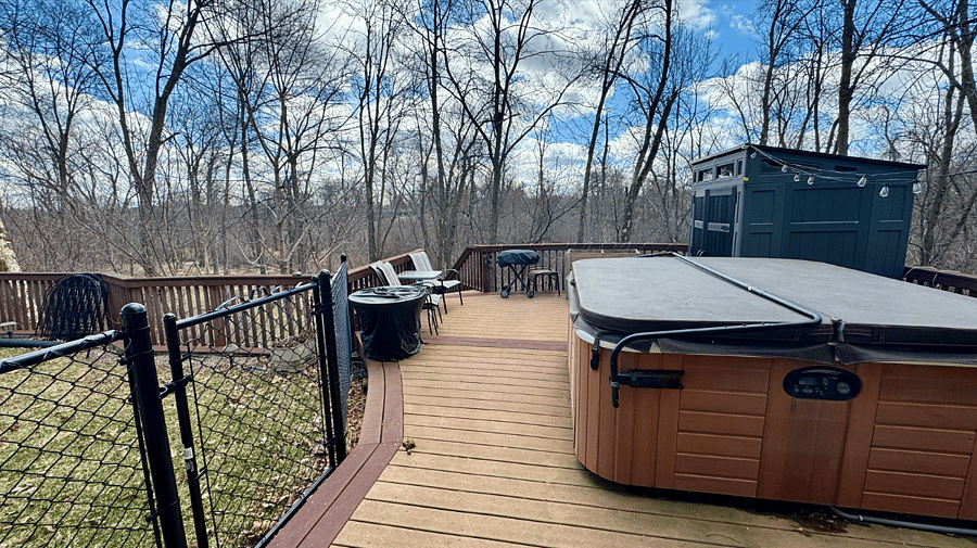Private wooded lot, owner does not really use this deck, renter has ability to use hot tub