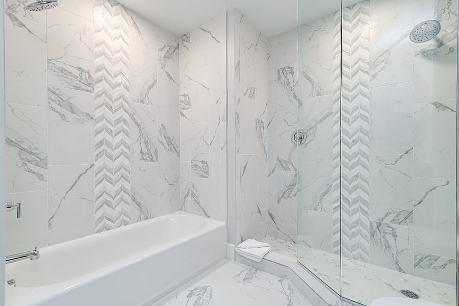 Master Ensuite Shower & Tub
