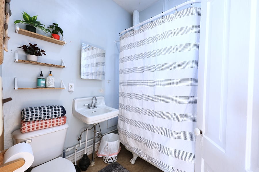 Bathroom with clawfoot tub/shower