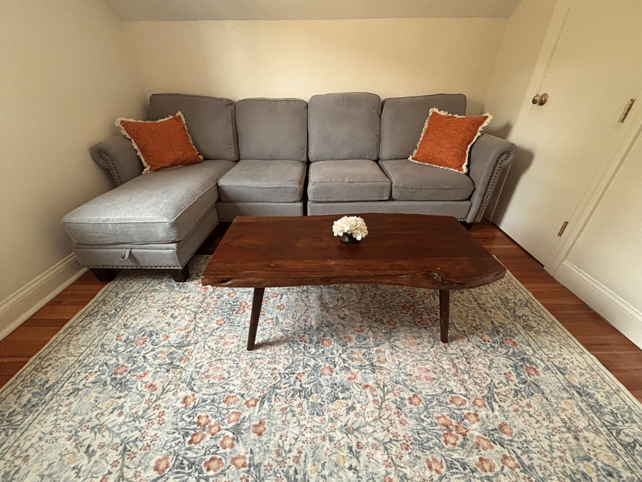 Pineview Suite- Private Sitting Room