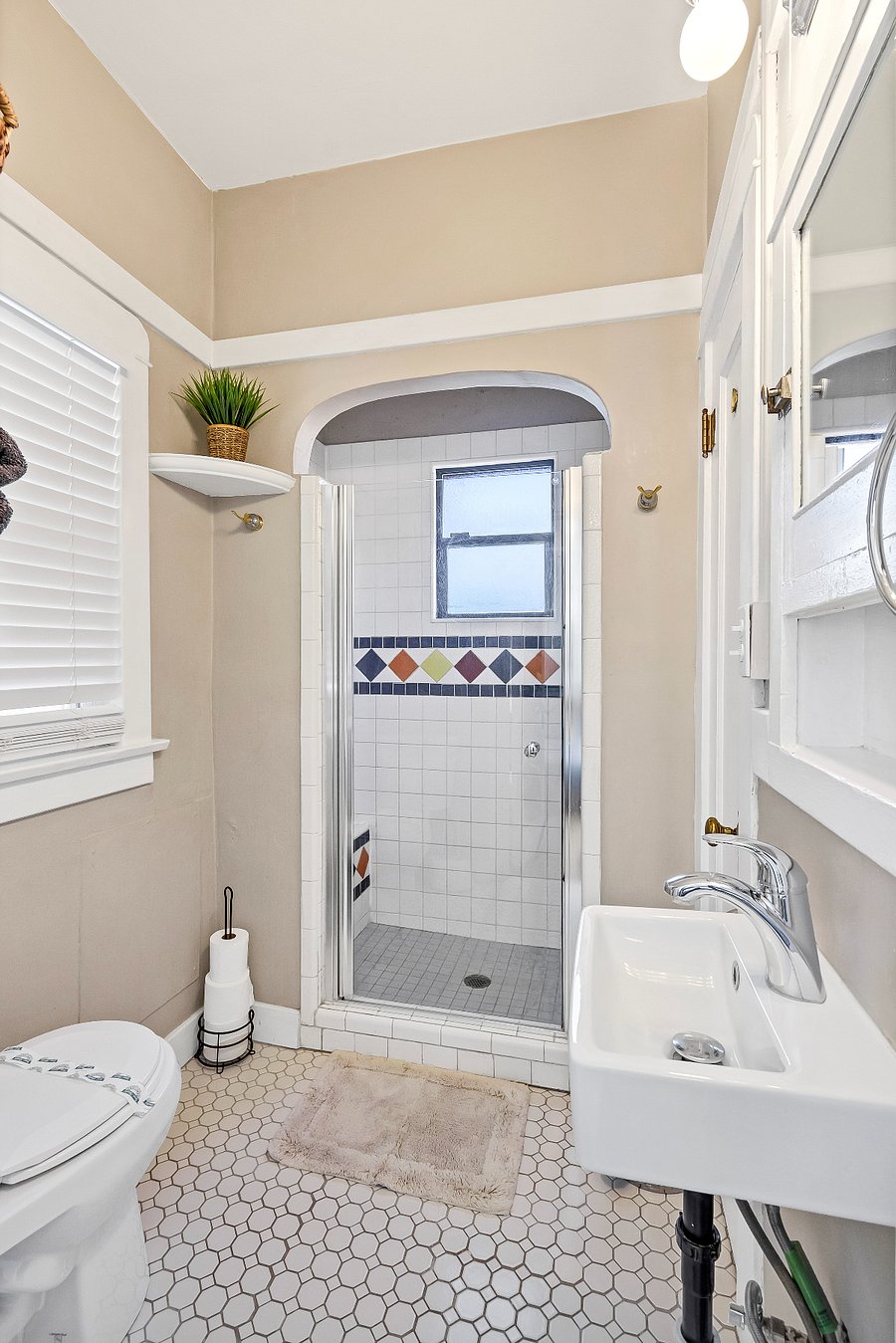 Main house bathroomSt