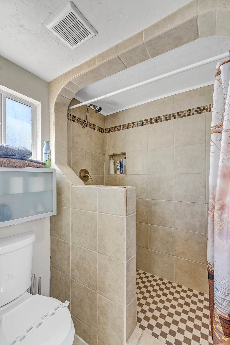 Studio bathroom