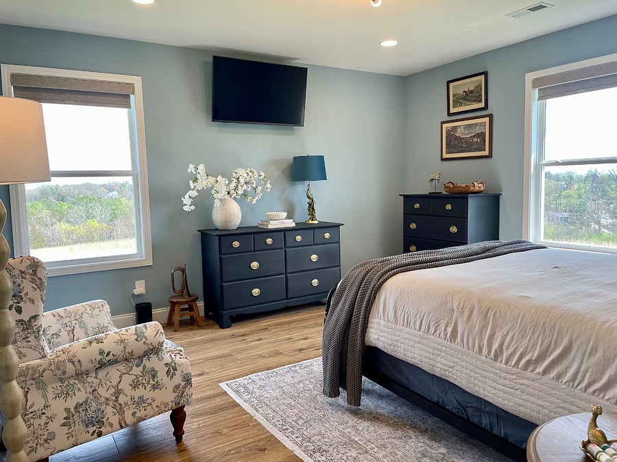Bedroom 1 - Queen Bed