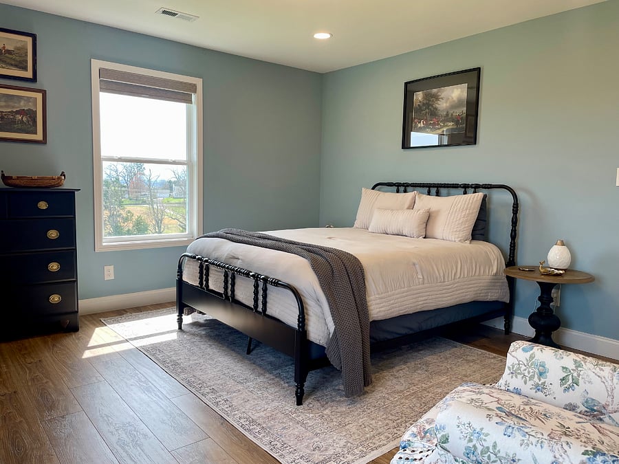 Bedroom 1 - Queen Bed