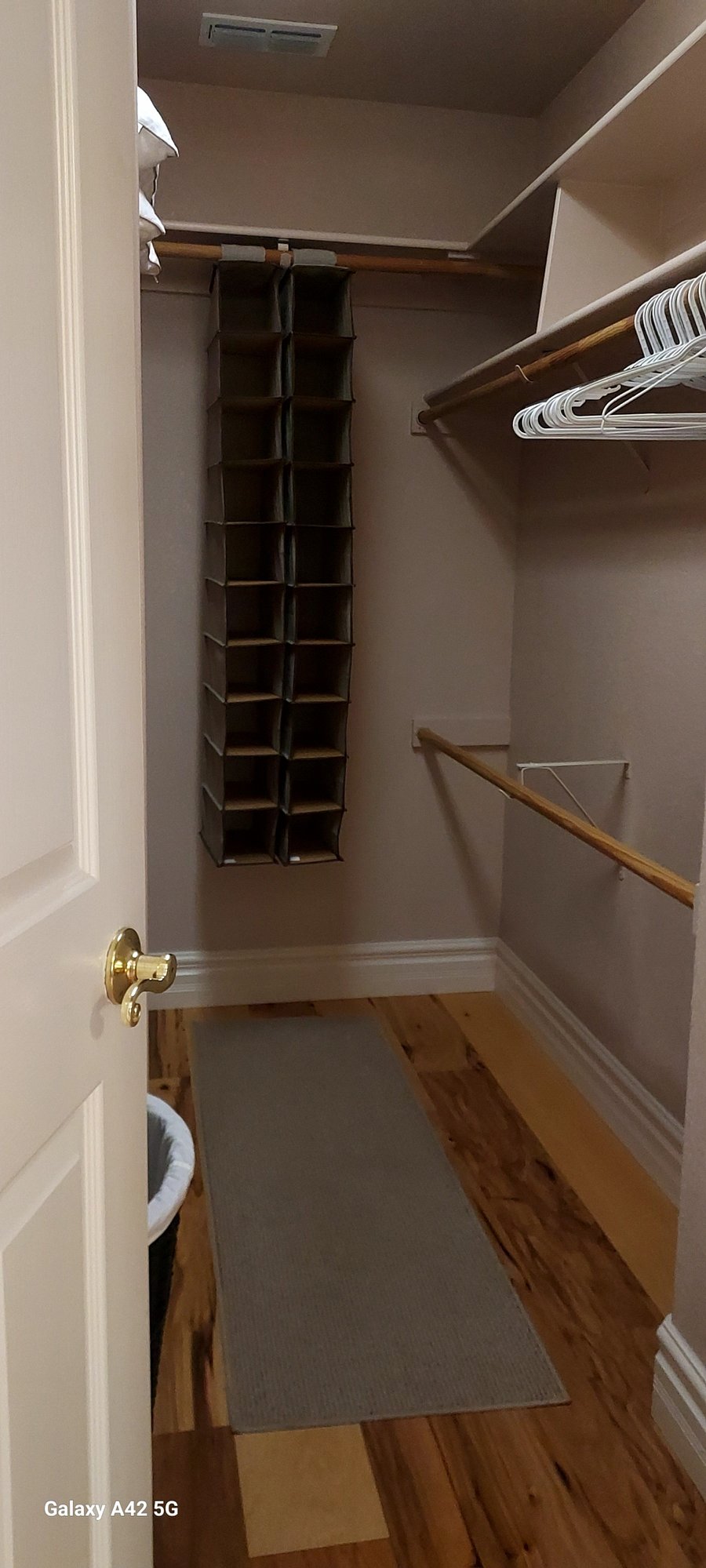 Walk-in closet/ Master Bedroom