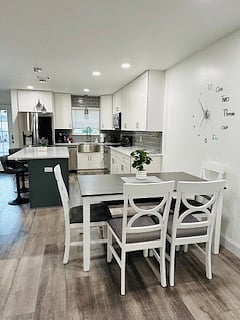 Kitchen/Eating Area