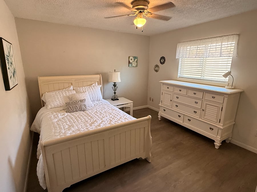 Second bedroom next to kitchen with double bed