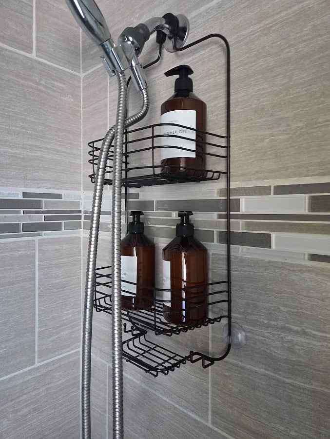 Full bathroom in upstairs hallway.