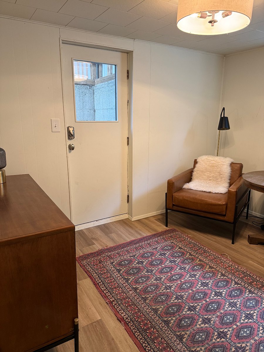 Entry into suite