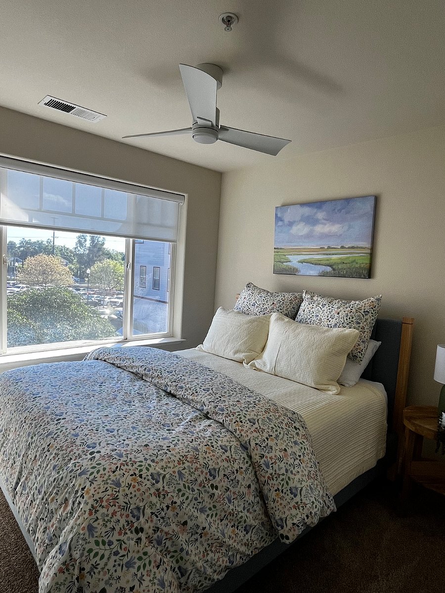 Bedroom #3 - Queen bed. Room has ceiling fan.