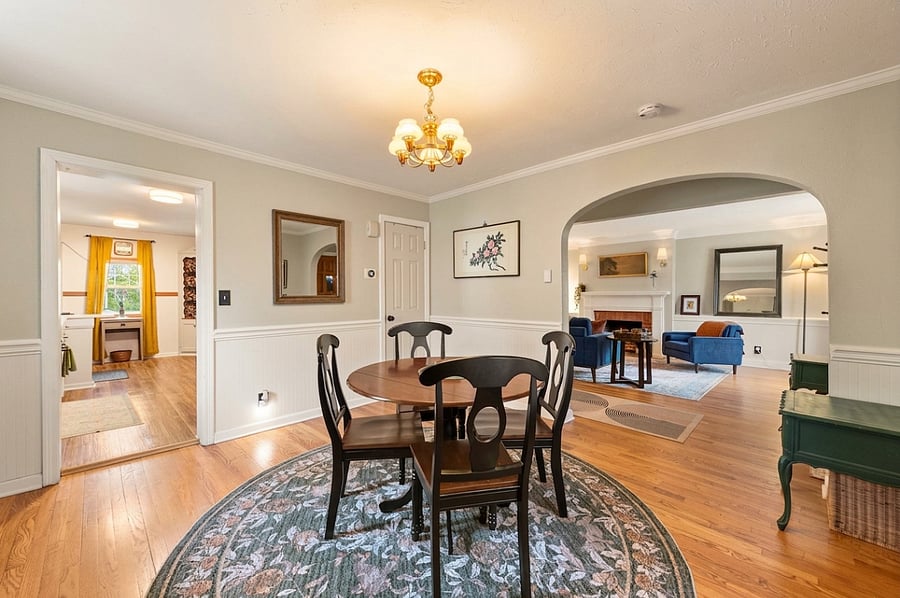 Shared dining room