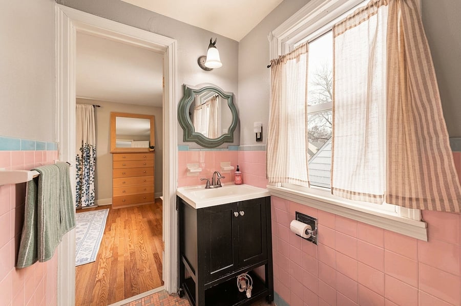 Bedroom 2- bathroom