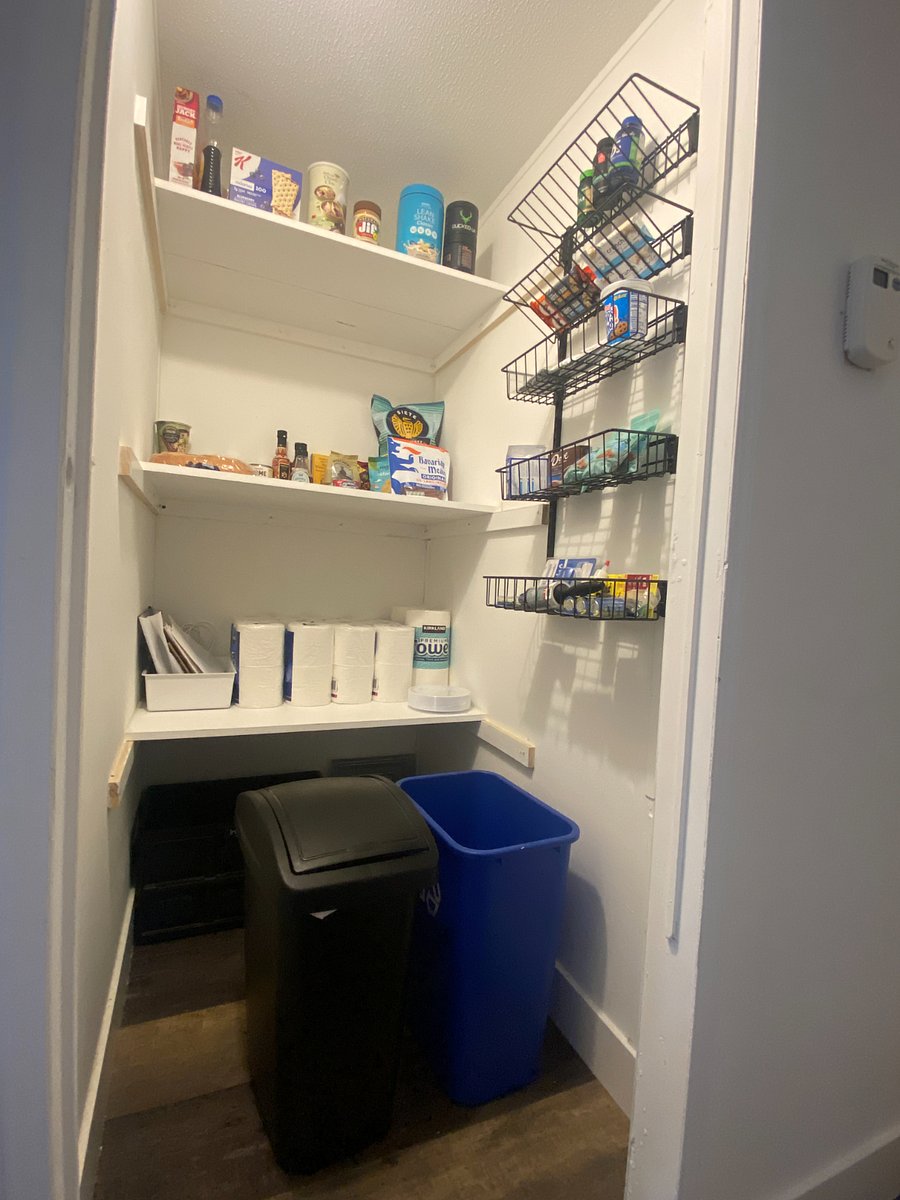 Nice walk-in Pantry