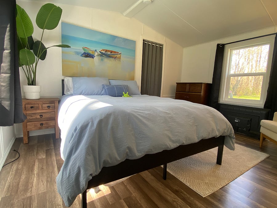 Primary with En-suite bath and Walk-in Closet