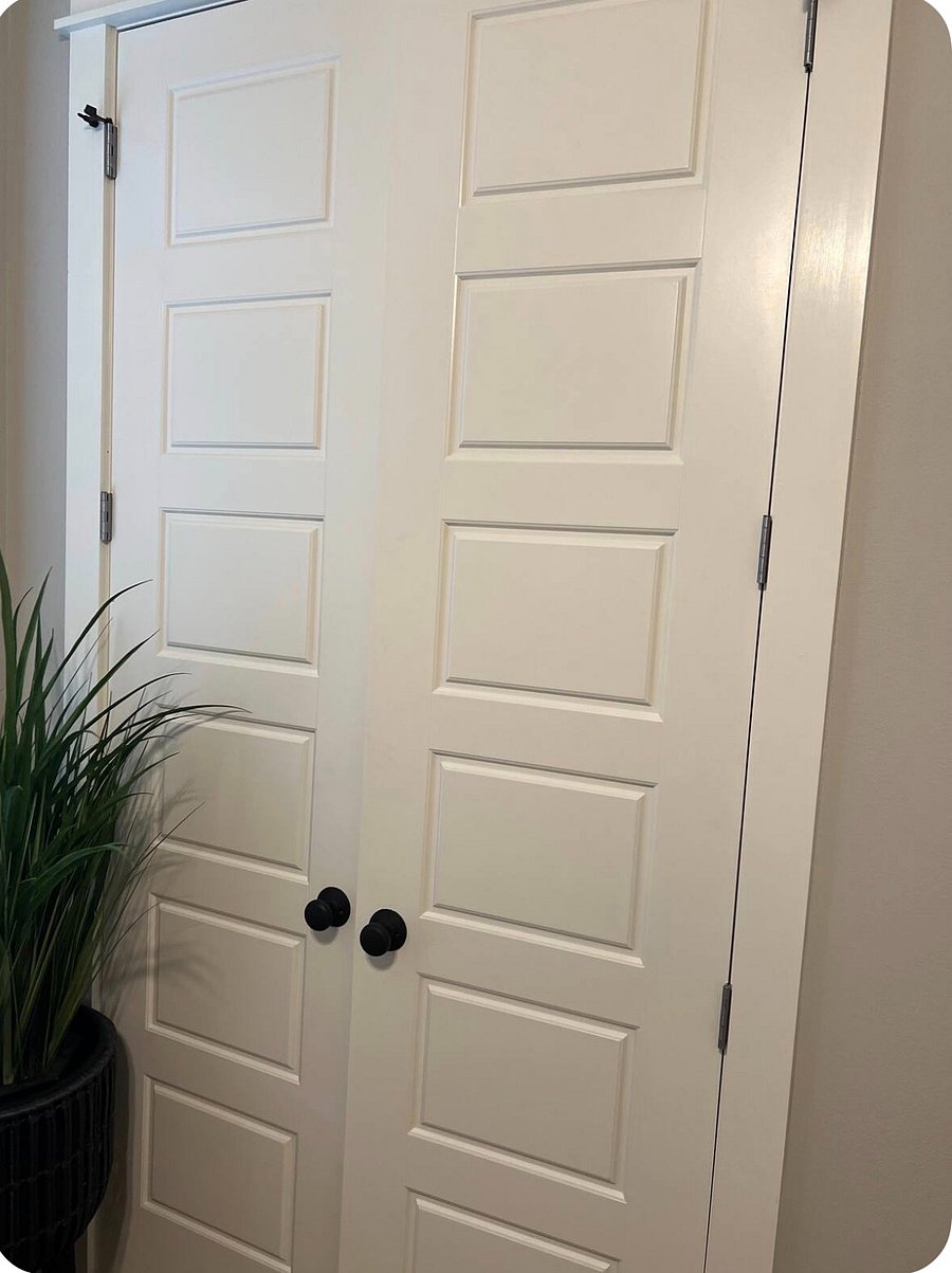 Guest bedroom closet (door closed)
