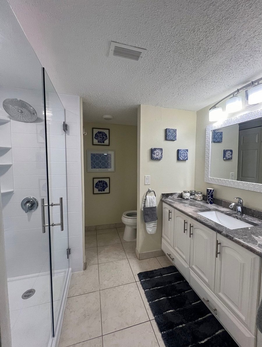 Primary suite bathroom