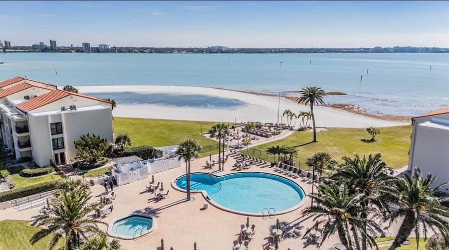 Private Pool/bbq/picnic/beach