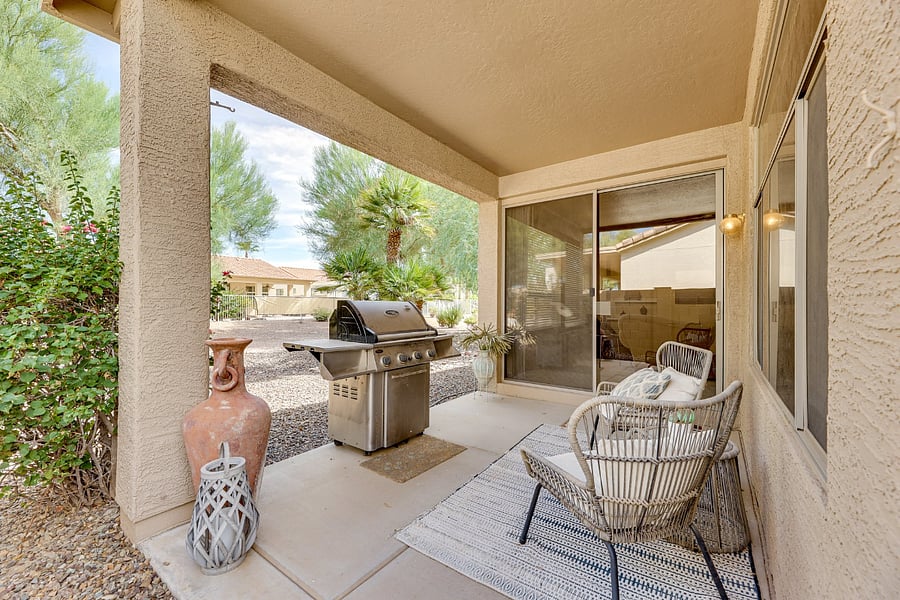 Patio with gas BBQ