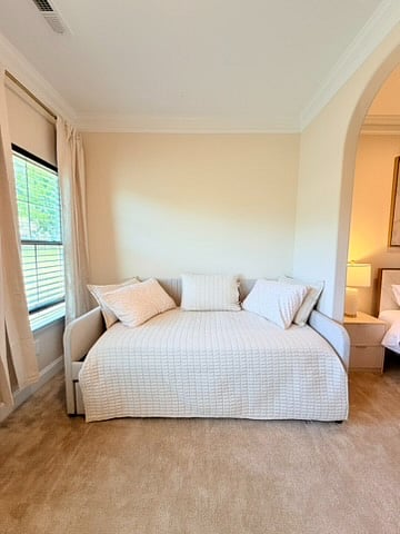 Twin Daybed w/ twin trundle
