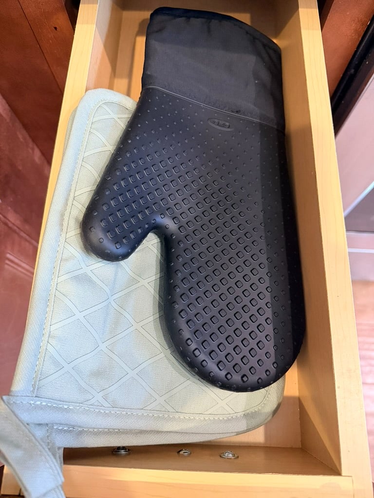 Oven mitts
