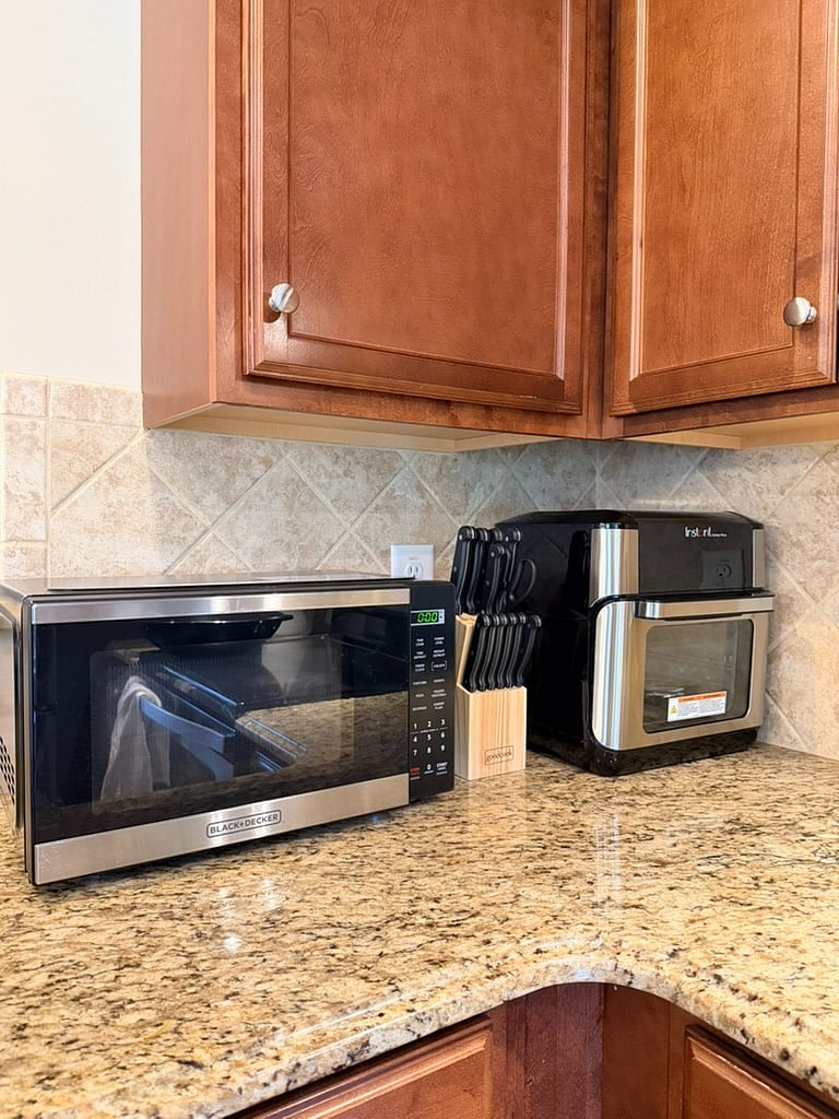 microwave, air fryer, knife set 