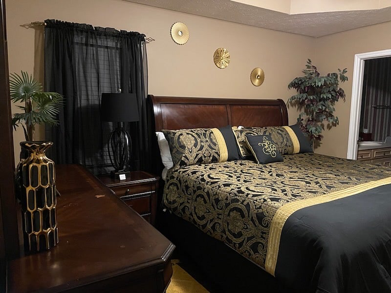 Master bedroom 