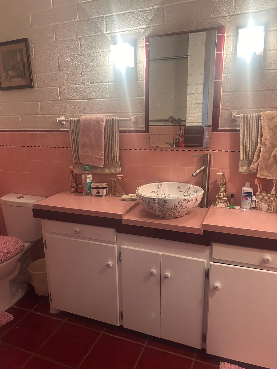 50s bathroom with original tiles 