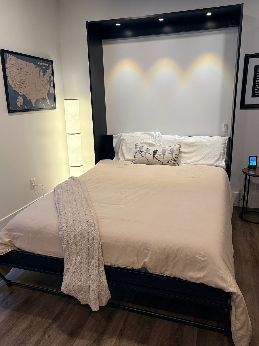 Queen size Murphy bed. Lease is for up to two tenants, but occasional overnight guests of tenant are allowed with notification to onsite homeowners