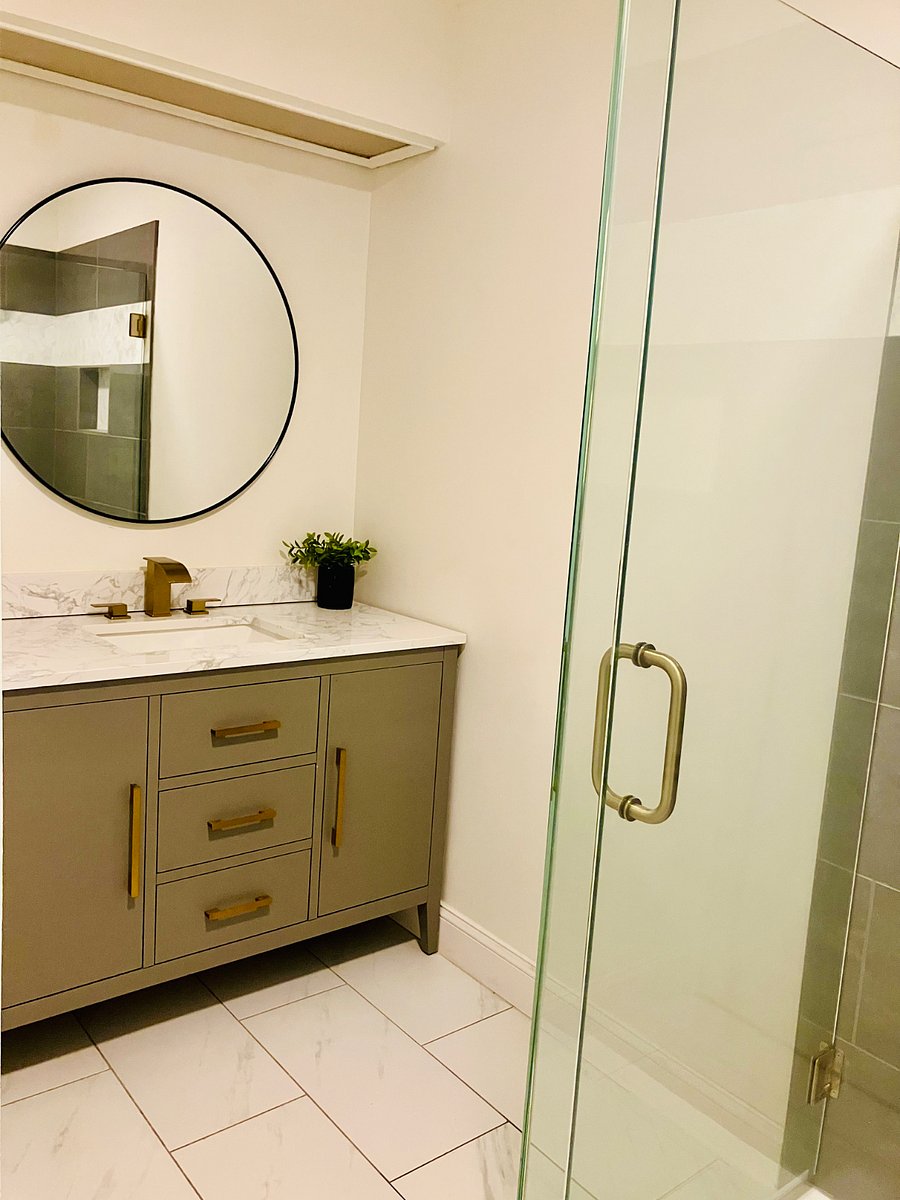 Well-maintained bathroom with a fresh and comfortable feel.