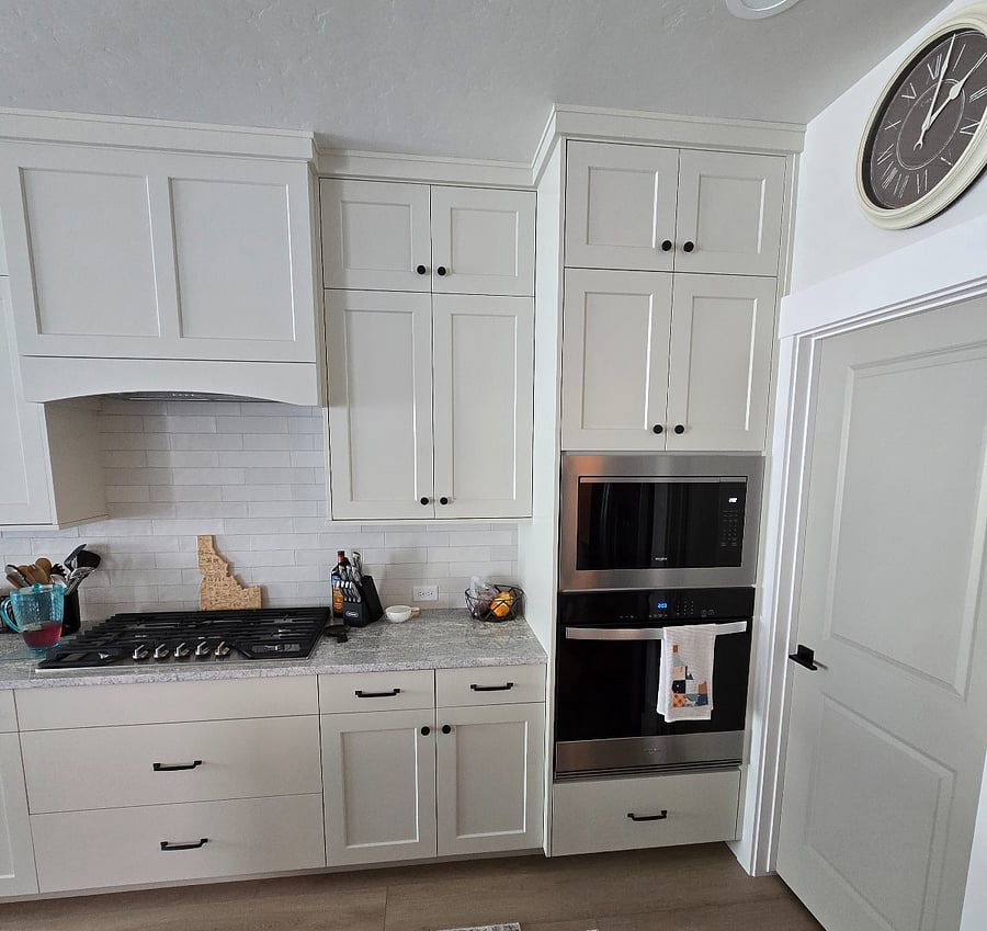 Enjoy a high-quality gas stovetop, microwave, and wall oven, perfectly equipped to fulfill all your cooking and baking desires!