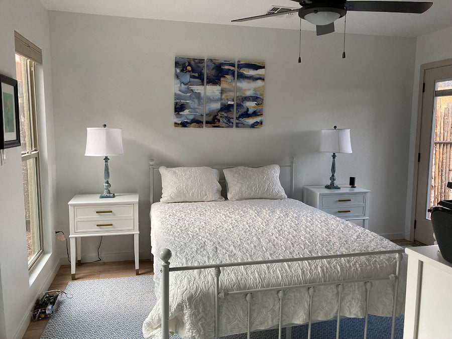 Downstairs bedroom with queen bed
