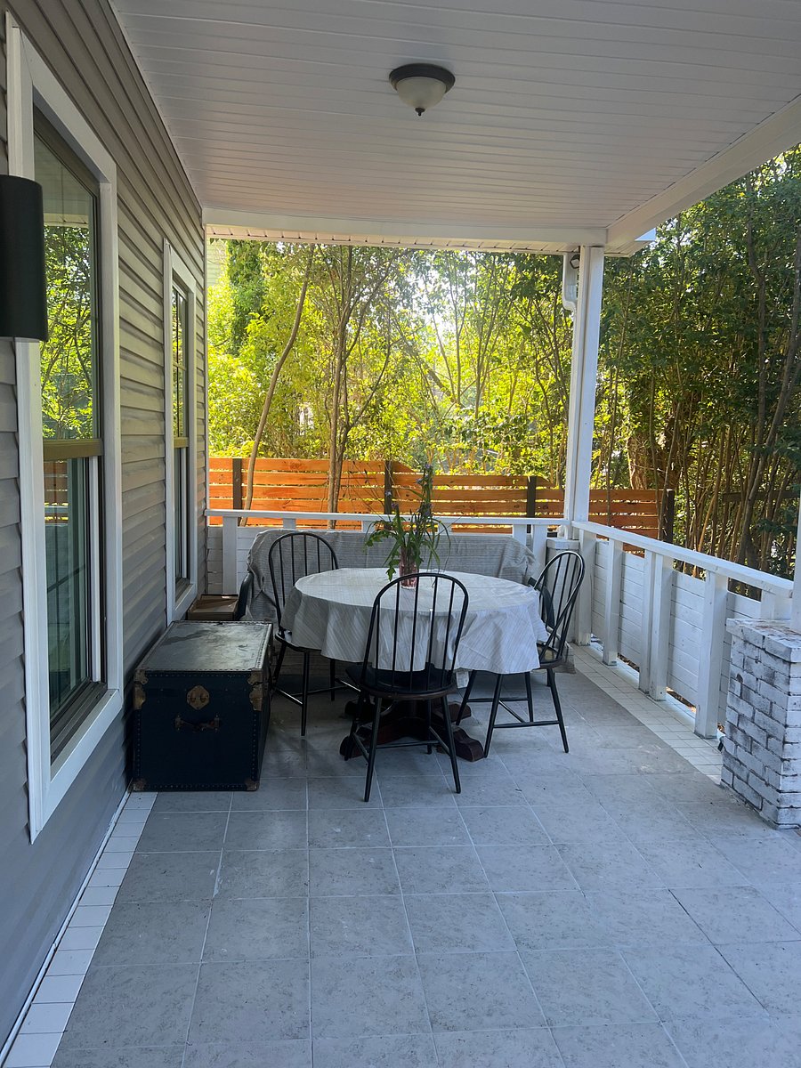 Your cozy outdoors dining experience on a wrap-around porch