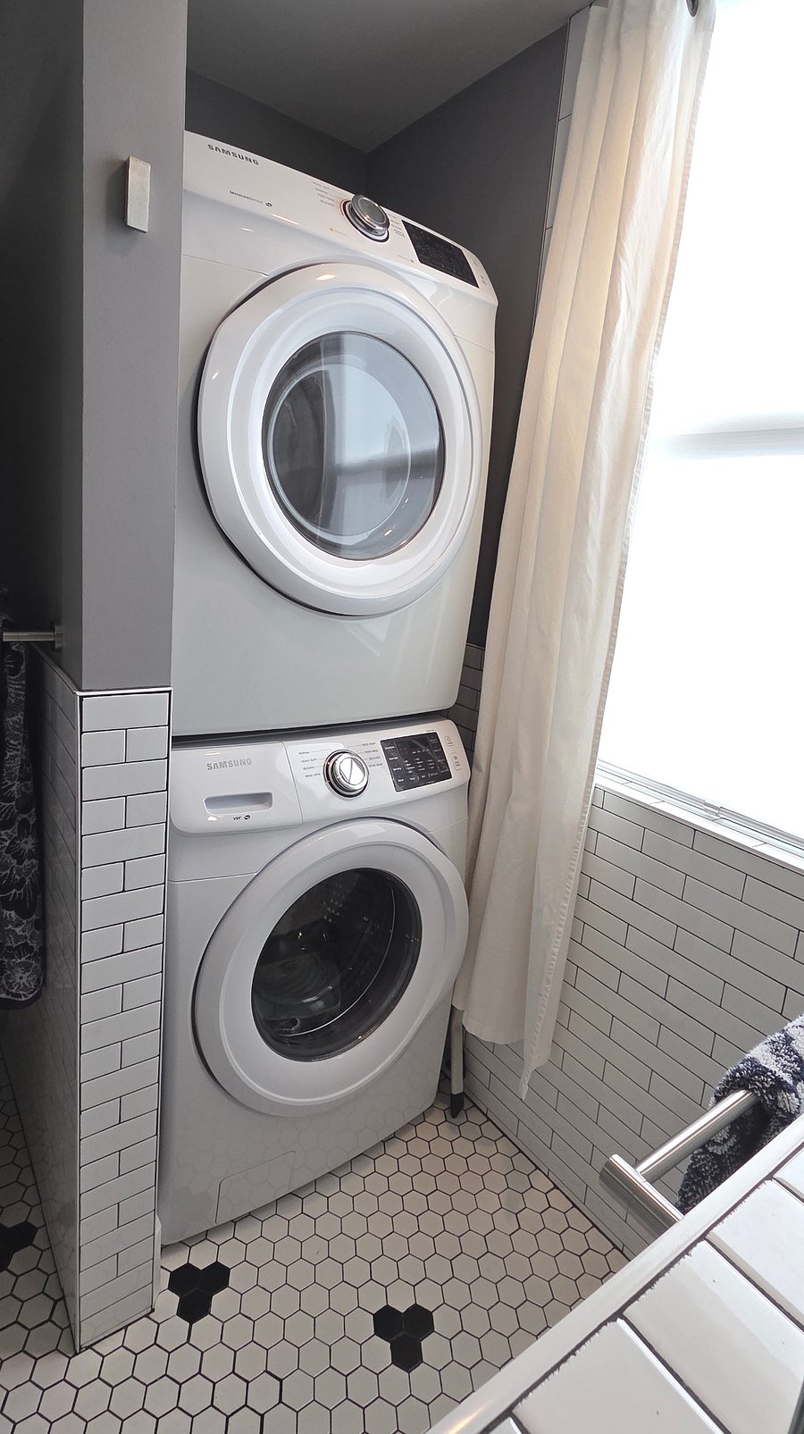 conveniently located laundryhu