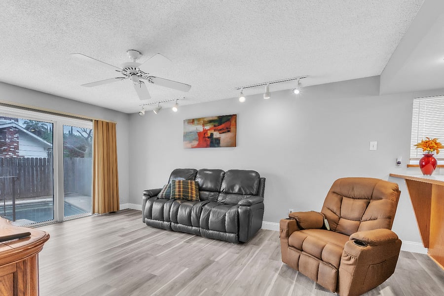 sitting/TV room