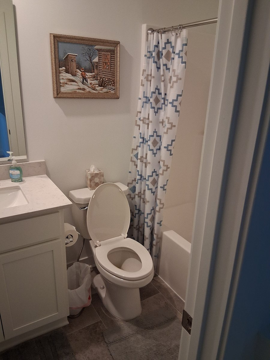 Full upstairs hall bath