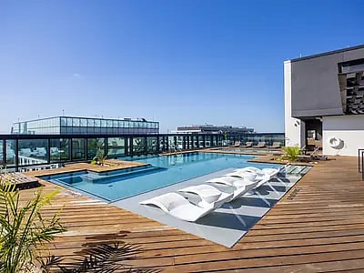 Building Pool, Floor 30