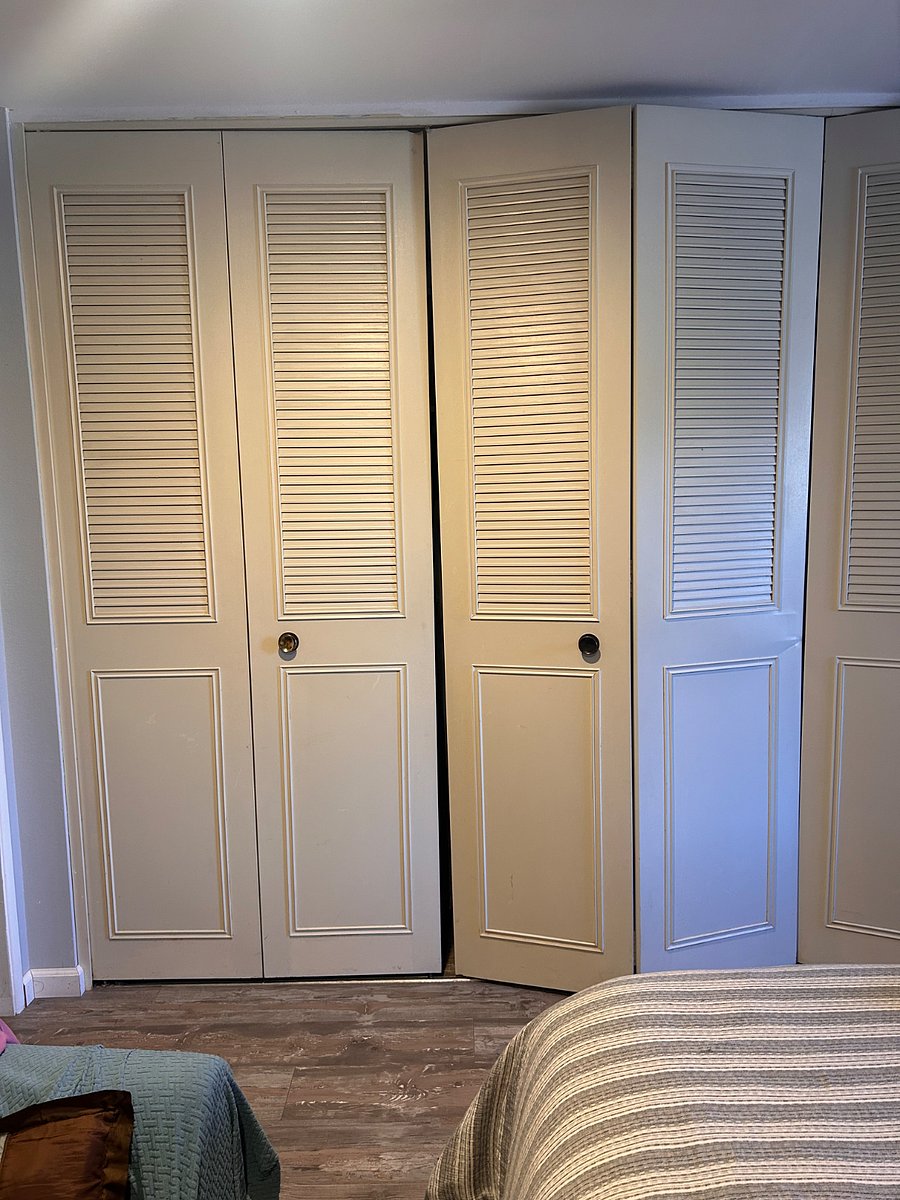 Wall to wall closet