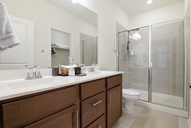 Masters Bedrooms bath.