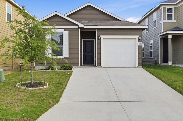 Garage is not included into the lease, but you are free to park in the driveway.