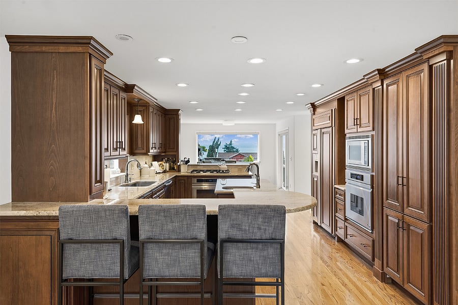 Kitchen looking toward Dining Room and Lake